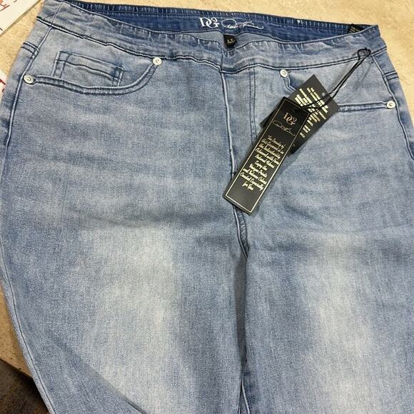 DG2 by Diane Gilman New ClassicStretch Split Hem Pull-On Capri Pants Chamber XXS - Picture 3 of 10